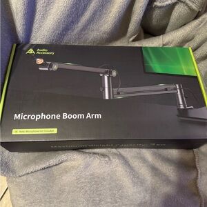 AA audio accessory low profile microphone arm